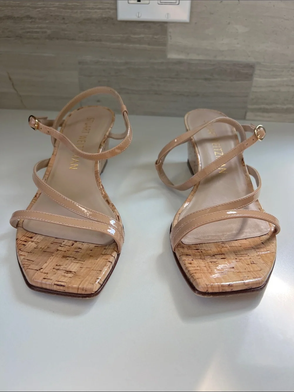 Stuart Weitzman oasis 50 low wedge heels strappy sandals patent leather cork 10